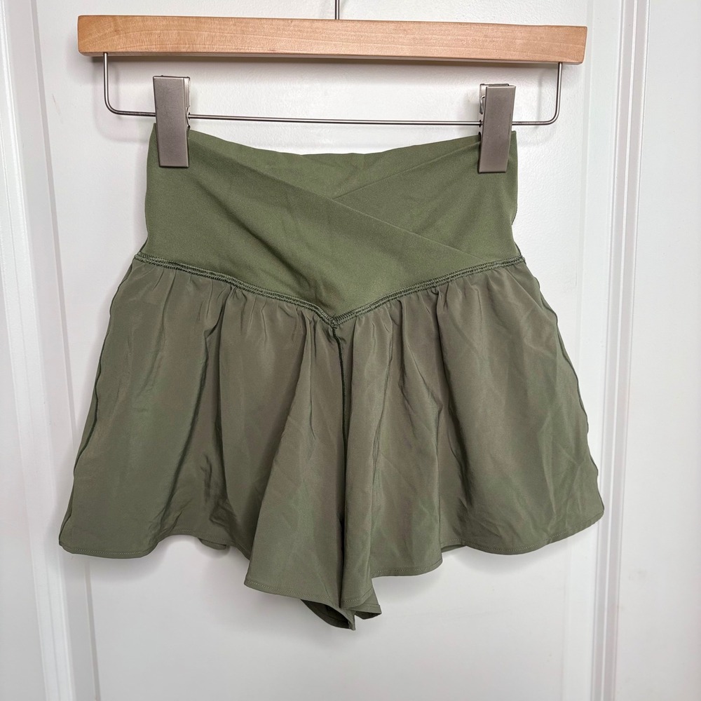 OFFLINE by Aerie Real Me Crossover Flowy Shorts Olive Green XS Fitness Attire